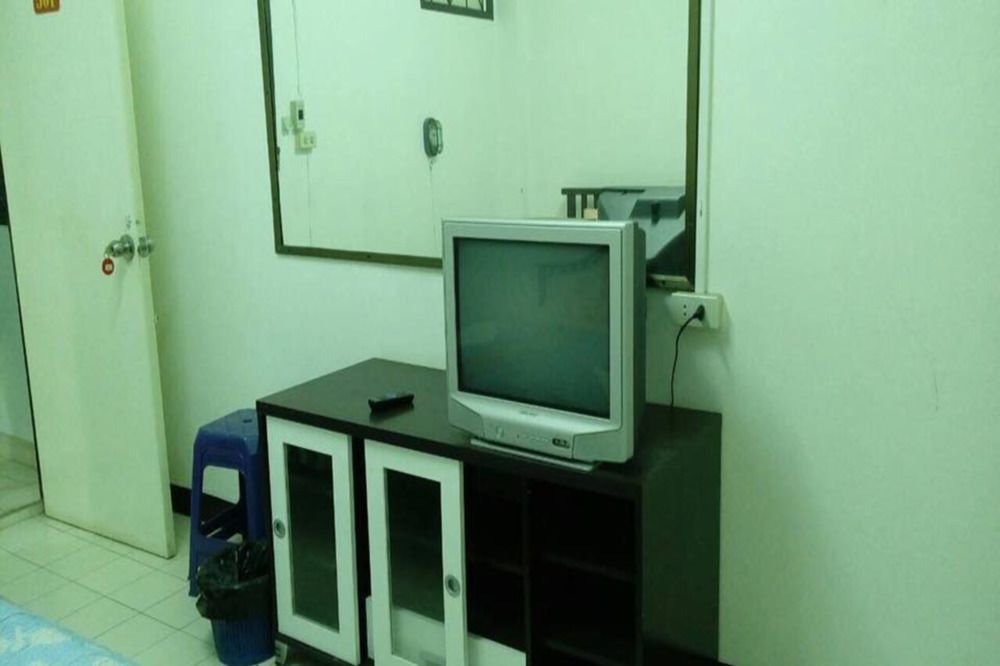 Md Rose Apartment Bangkok Bagian luar foto